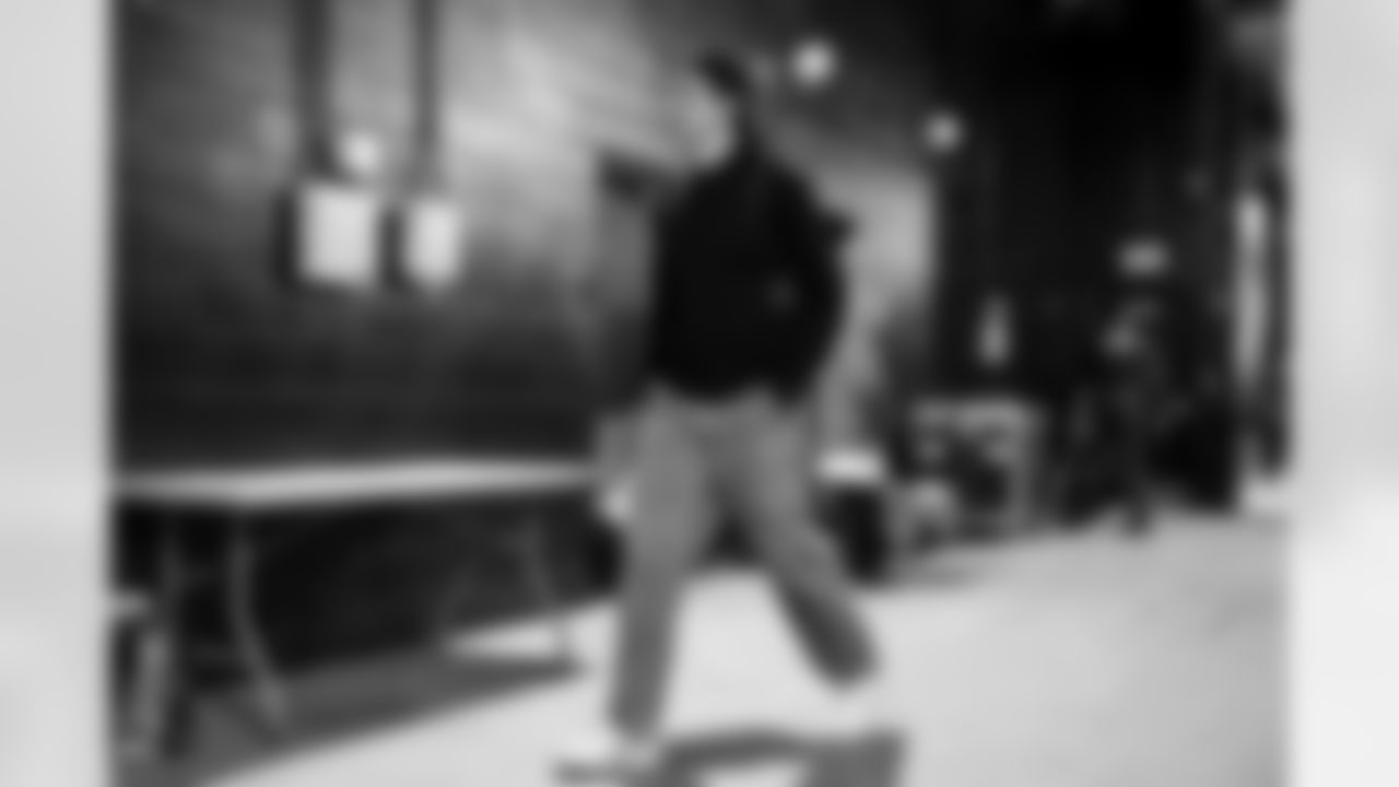 QB Justin Herbert (10)