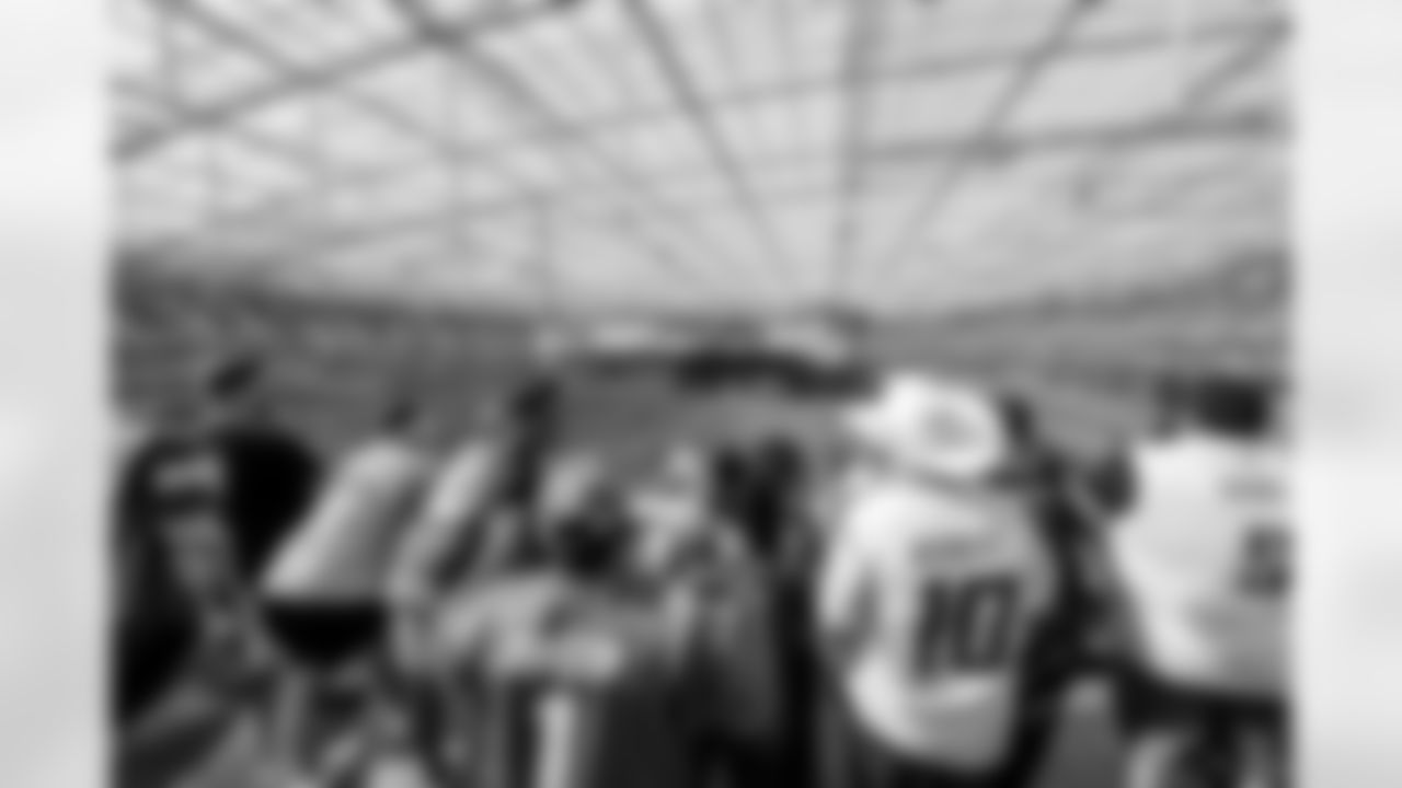 The Los Angeles Chargers play the Washington Commanders on Sunday, October 5, 2025 at SoFi Stadium in Inglewood, CA.
[FINAL SCORE: WAS 27 - LAC 10]