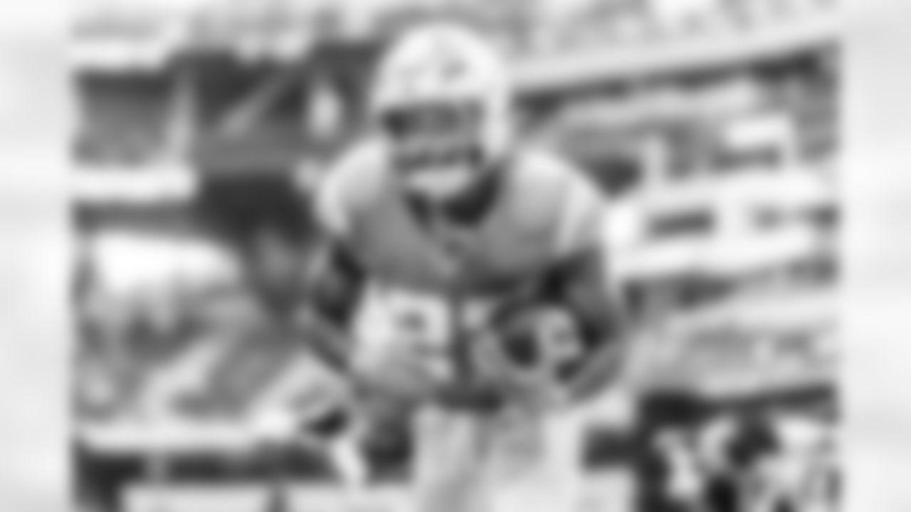 The Los Angeles Chargers play the Las Vegas Raiders on Sunday, September 8, 2024 at SoFi Stadium in Inglewood, CA.
[FINAL SCORE: LAC 22 - LV 10]