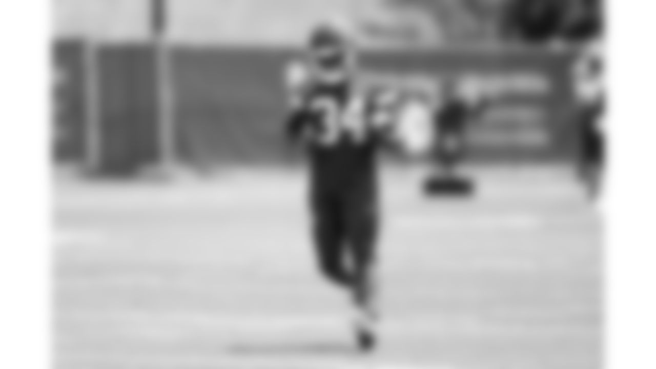Kansas City Chiefs running back Elijah Young (34) at practice during phase 3 of OTAs on Tuesday, June 10, 2025 in Kansas City, MO.