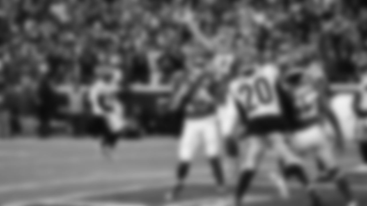 The Kansas City Chiefs face off against the Cincinnati Bengals at GEHA Field at Arrowhead Stadium on December 31, 2023.