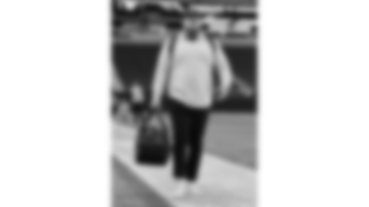 Kansas City Chiefs center Creed Humphrey (52) arrives at Allegiant Stadium for a week 18 NFL football game against the Las Vegas Raiders, Sunday, January 4, 2026 in Las Vegas, NV.