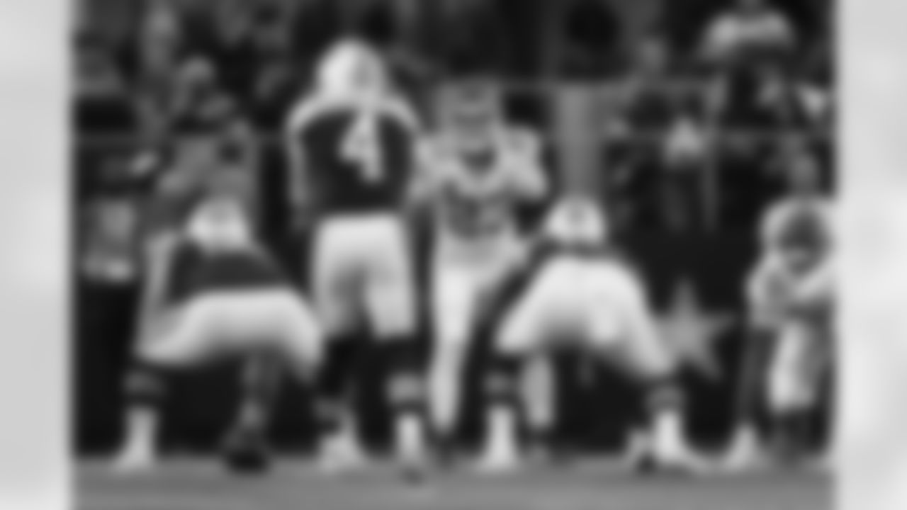 Kansas City Chiefs middle linebacker Drue Tranquill (23) looks on during a week 13 NFL football game against the Dallas Cowboys on Thursday, November 27, 2025 in Arlington, TX.