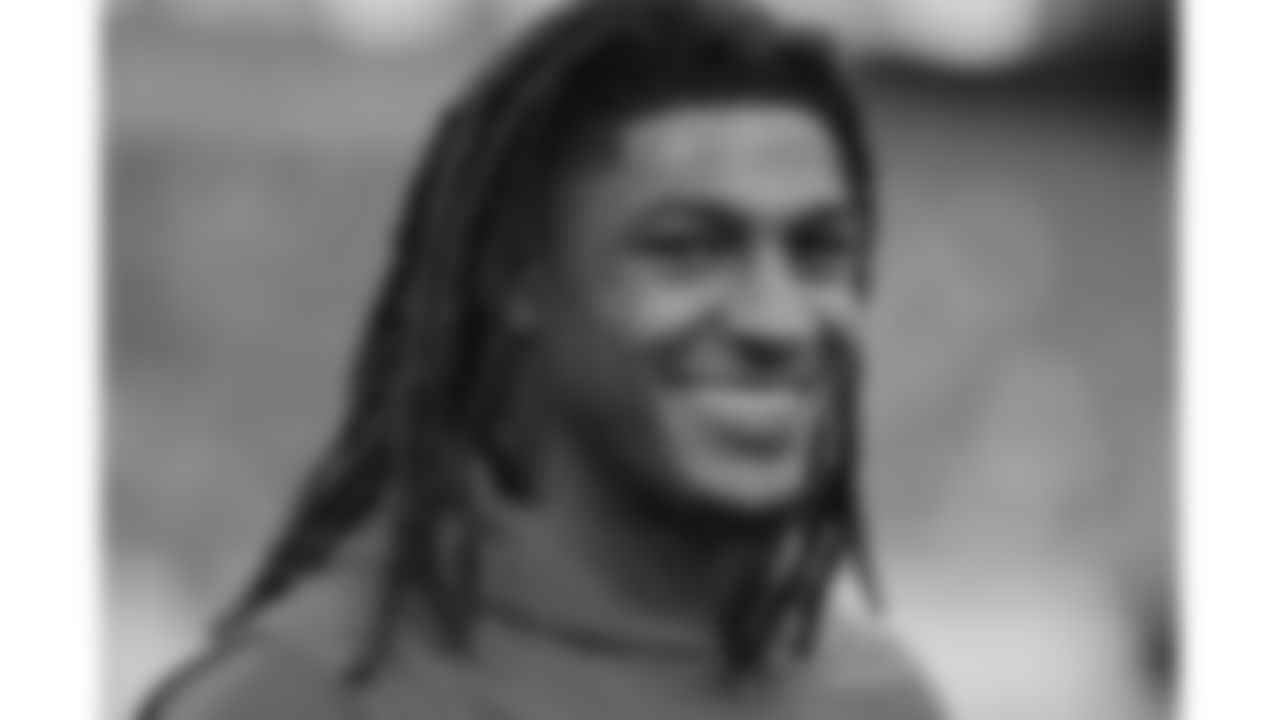 Kansas City Chiefs running back Isiah Pacheco (10) smiles during warm ups prior to a week 6 NFL football game against the Detroit Lions, Sunday, October 12, 2025 in Kansas City, MO.