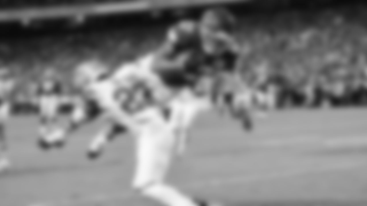 Kansas City Chiefs tight end Travis Kelce (87) dives for extra yards during a week 6 NFL Football game against the Detroit Lions on Sunday, October 12, 2025 in Kansas City, MO.