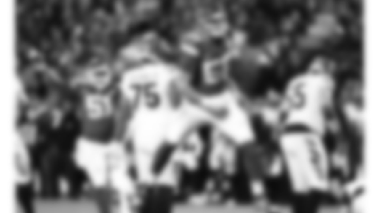 The Kansas City Chiefs face off against the Cincinnati Bengals at GEHA Field at Arrowhead Stadium on December 31, 2023.