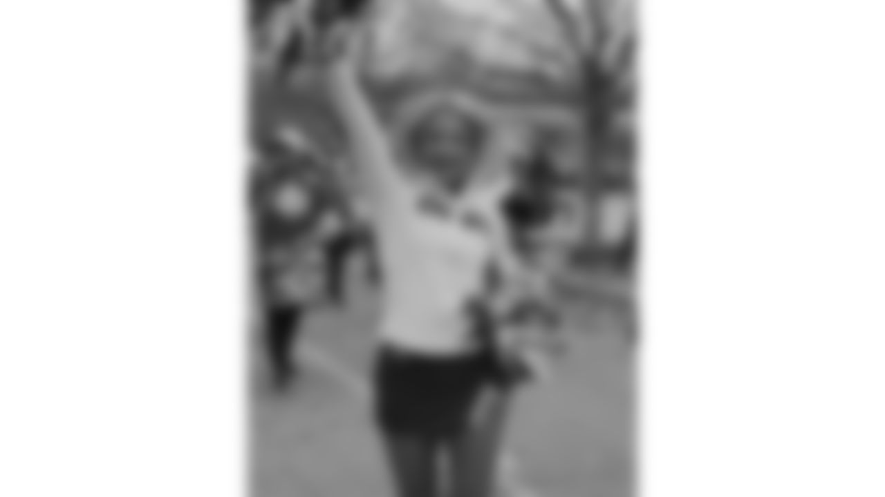 The Kansas City Chiefs Cheerleaders before a week 12 NFL football game against the Indianapolis Colts, Sunday, November 23, 2025 in Kansas City, MO.