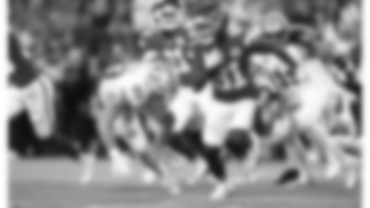 Kansas City Chiefs wide receiver Nikko Remigio (81) runs the ball during a week 6 NFL Football game against the Detroit Lions on Sunday, October 12, 2025 in Kansas City, MO.