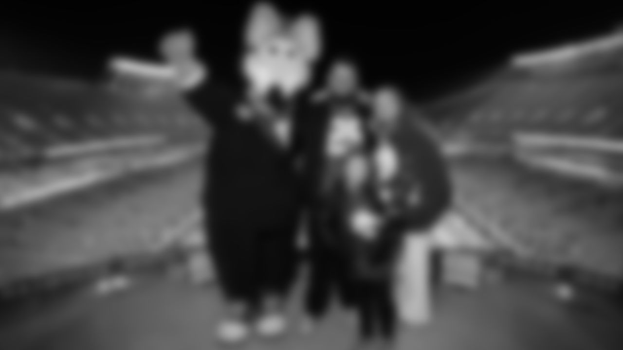 Wedding photo prior to an NFL week 14 matchup against the Houston Texans, Sunday December 7, 2025.