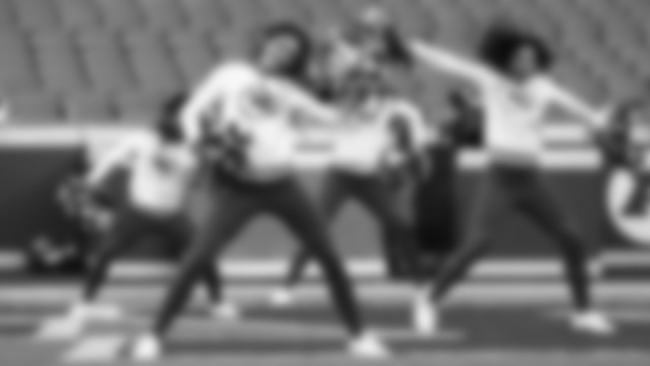 Kansas City Chiefs Cheerleaders before a week 7 NFL Football game against the Las Vegas Raiders on Sunday, October 19, 2025.