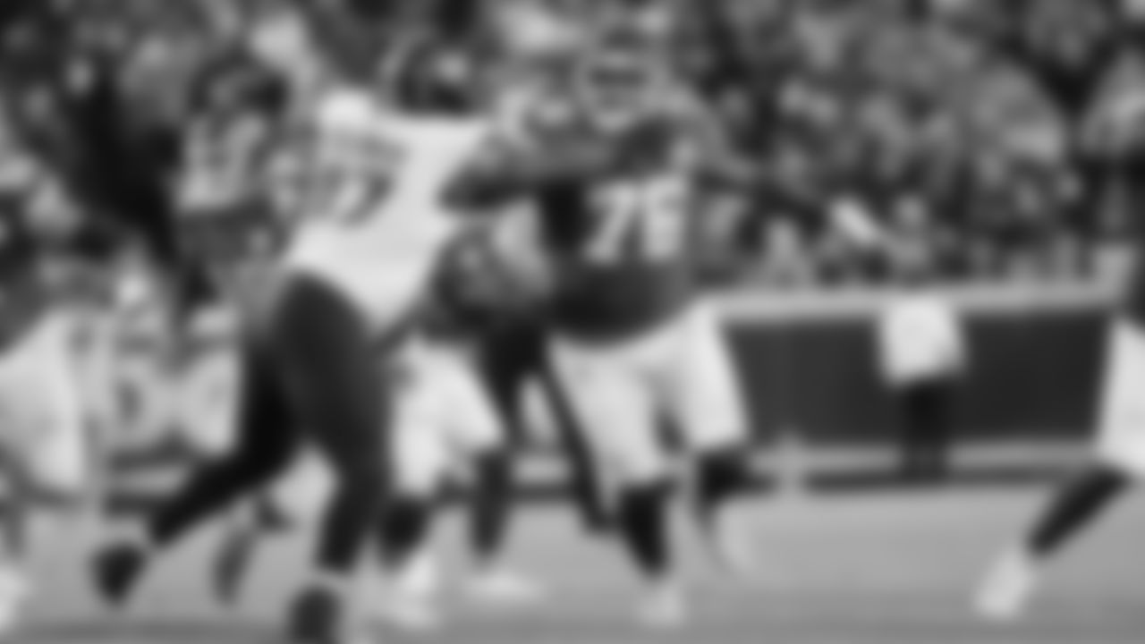 Kansas City Chiefs tackle Kingsley Suamataia (76) in position during a week 8 NFL Football game against the Washington Commanders on Monday, October 27, 2025 in Kansas City, MO.