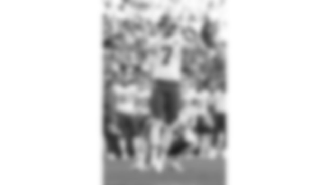 Kansas City Chiefs kicker Harrison Butker (7) kicks a field goal during a week 11 NFL Football game against the Denver Broncos on Sunday, November 16, 2025 in Denver, Colorado.