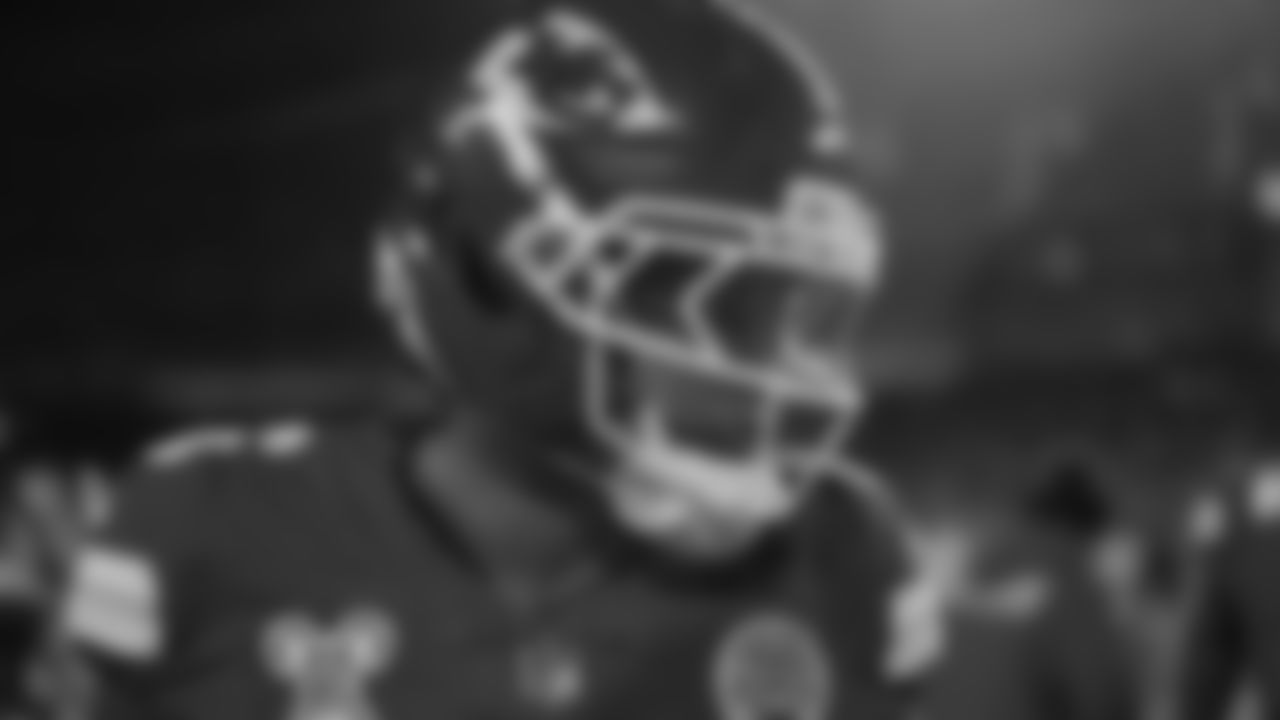 Kansas City Chiefs safety Bryan Cook (6) looks on prior to an NFL week 17 matchup against the Denver Broncos, Thursday, December 25, 2025.