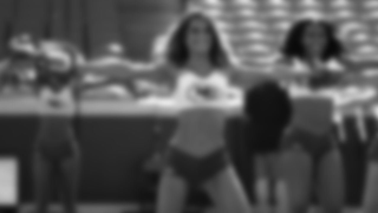 A Kansas City Chiefs Cheerleader before the week 4 NFL football game against the Baltimore Ravens, Sunday, September 28, 2025 in Kansas City, MO.