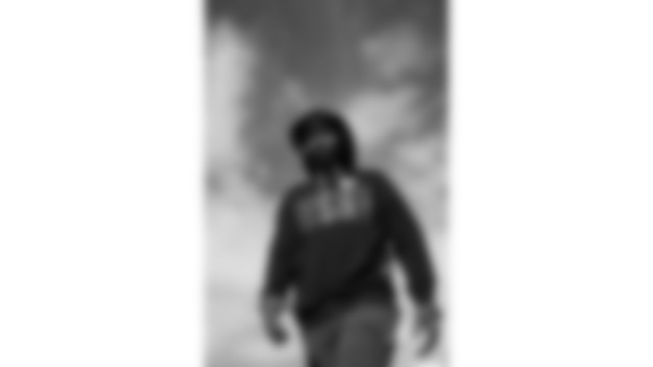 Kansas City Chiefs wide receiver Hollywood Brown (5) warms up prior to a week 16 NFL Football game against the Tennessee Titans on Sunday, December 21, 2025 in Nashville, Tennessee.