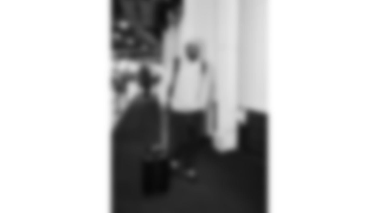 Kansas City Chiefs defensive back Nohl Williams (20) arrives prior to a week 11 NFL Football game against the Denver Broncos on Sunday, November 16, 2025 in Denver, Colorado.