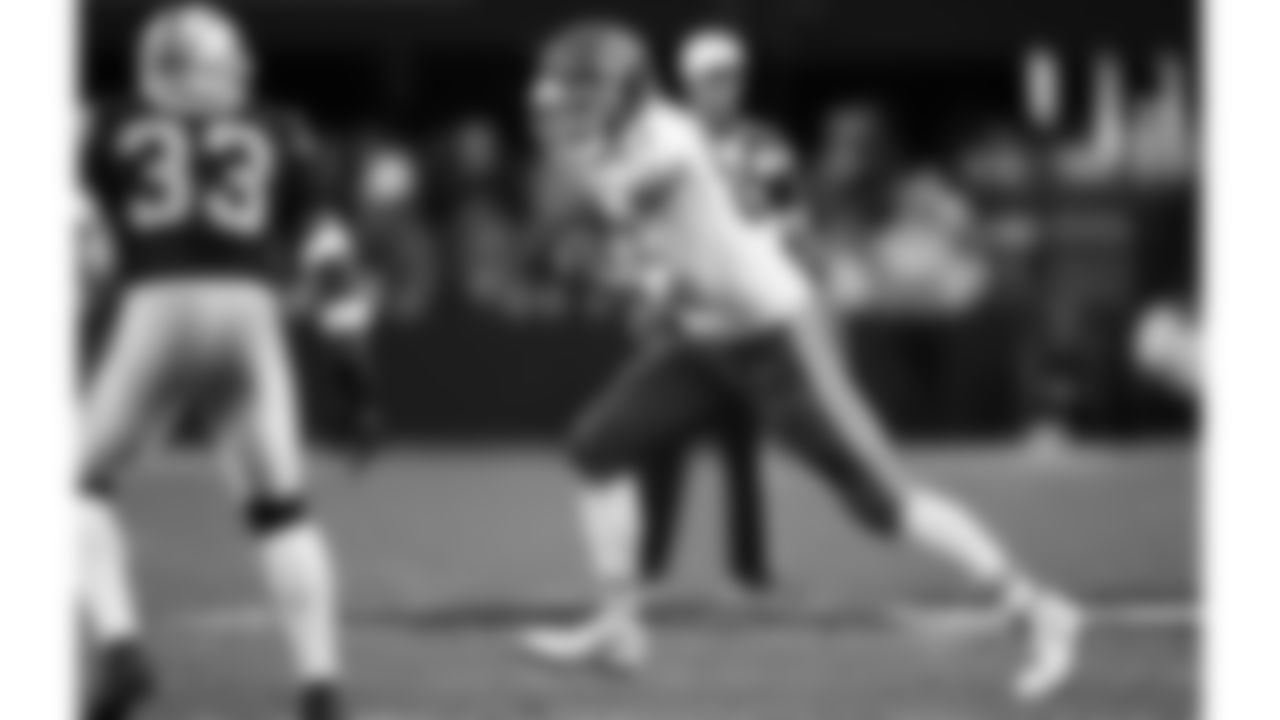 Kansas City Chiefs tight end Travis Kelce (87) in action during a week 18 NFL football game against the Las Vegas Raiders, Sunday, January 4, 2026 in Las Vegas, NV.