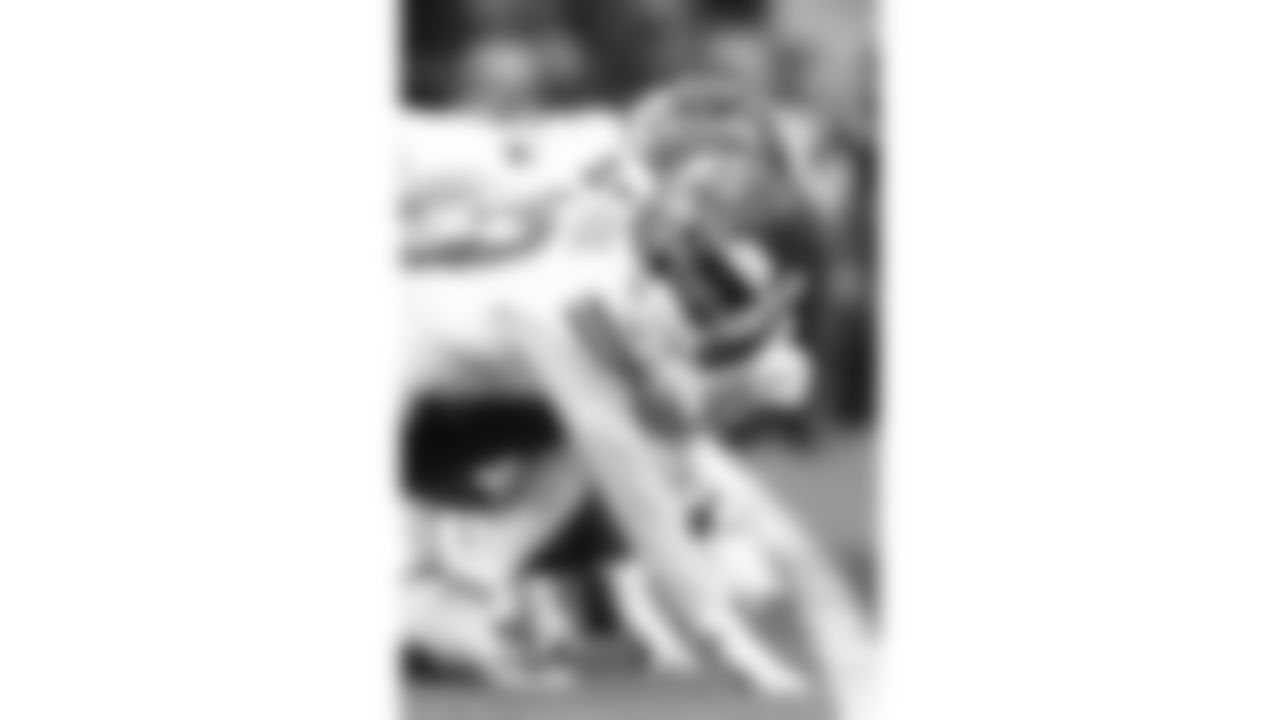 Kansas City Chiefs safety Nazeeh Johnson (13) checks his line during a preseason week 2 NFL football game against the Seattle Seahawks, Friday, August 15, 2025 in Seattle, WA.