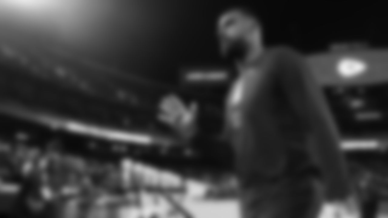 Kansas City Chiefs tight end Travis Kelce (87) waves at a fan prior to an NFL week 17 matchup against the Denver Broncos, Thursday, December 25, 2025.