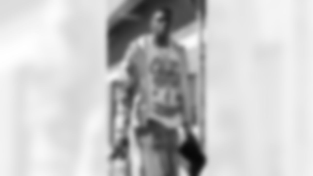 Kansas City Chiefs wide receiver Jason Brownlee (89) arrives prior to a preseason week 3 NFL football game against the Chicago Bears, Friday, August 22, 2025.