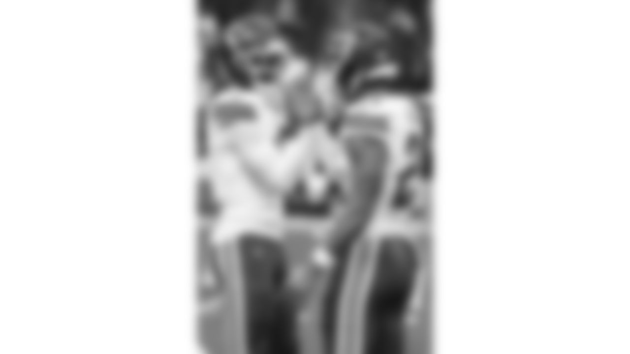 Kansas City Chiefs cornerback Joshua Williams (2) and defensive back Jaden Hicks (21) warm up prior to a week 18 game against the Las Vegas Raiders on Sunday, January 3, 2026.