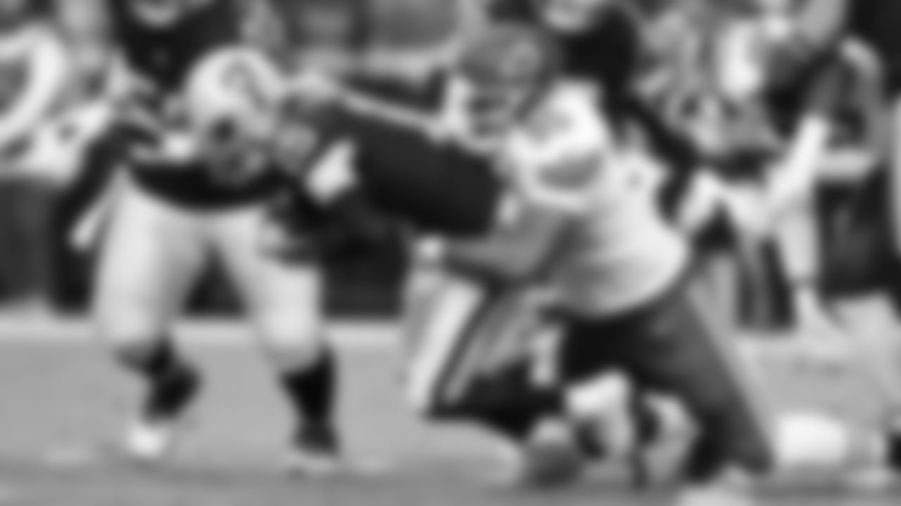 Kansas City Chiefs defensive tackle Chris Jones (95) tackles Las Vegas Raiders quarterback Kenny Pickett (15) during a week 18 NFL football game, Sunday, January 4, 2026 in Las Vegas, NV.