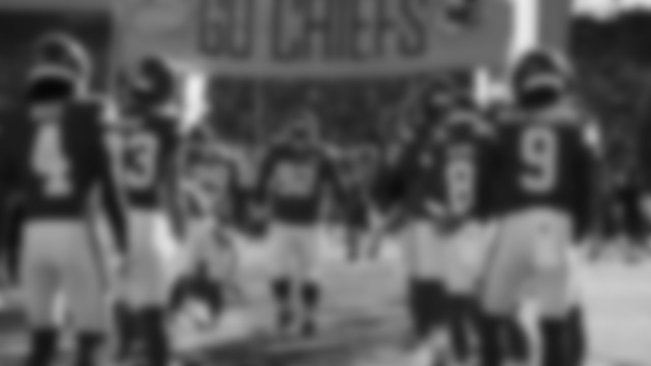 Kansas City Chiefs defensive tackle Derrick Nnadi (92) runs onto field prior to a week 12 NFL Football game against the Indianapolis Colts on Sunday, November 23, 2025 in Kansas City, MO