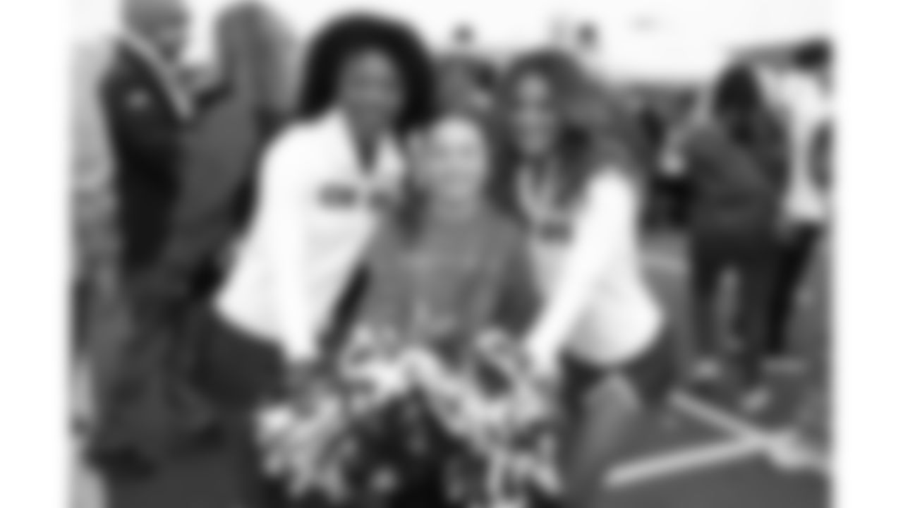 Kansas City Chiefs Cheerleaders before a week 12 NFL football game against the Indianapolis Colts, Sunday, November 23, 2025 in Kansas City, MO.