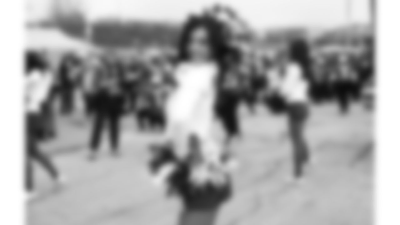 The Kansas City Chiefs Cheerleaders before a week 12 NFL football game against the Indianapolis Colts, Sunday, November 23, 2025 in Kansas City, MO.