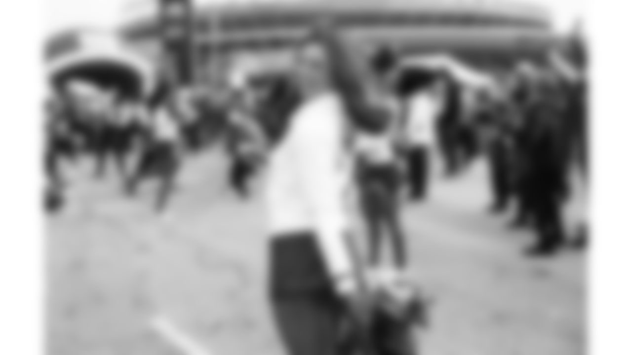 The Kansas City Chiefs Cheerleaders before a week 12 NFL football game against the Indianapolis Colts, Sunday, November 23, 2025 in Kansas City, MO.