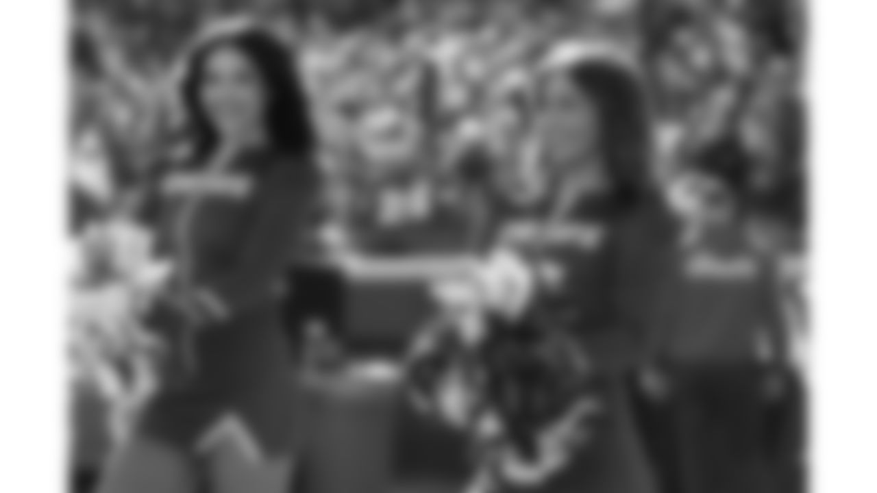 A Kansas City Chiefs Cheerleader before a week 12 NFL football game against the Indianapolis Colts, Sunday, November 23, 2025 in Kansas City, MO.