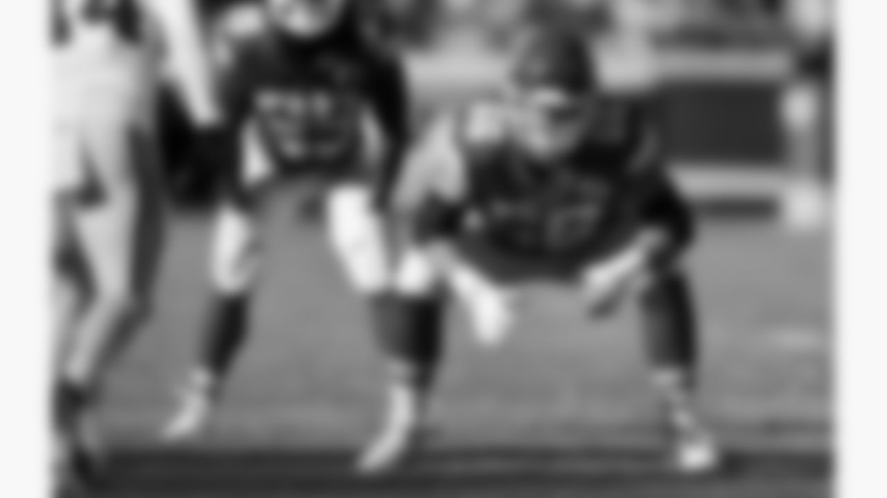 Kansas City Chiefs offensive lineman Mike Caliendo (66) in position during a week 12 NFL football game against the Indianapolis Colts, Sunday, November 23, 2025 in Kansas City, MO.