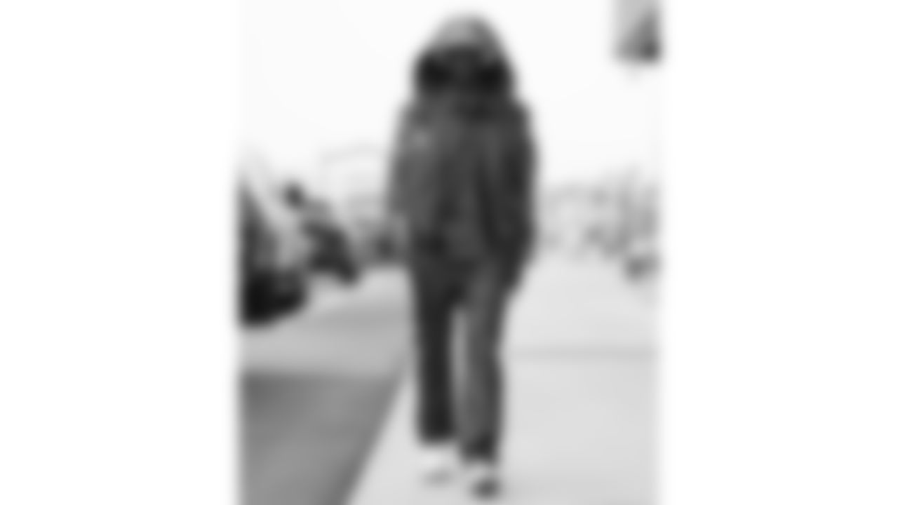 Kansas City Chiefs wide receiver Hollywood Brown (5) arrives prior to a week 12 NFL Football game against the Indianapolis Colts on Sunday, November 23, 2025 in Kansas City, MO