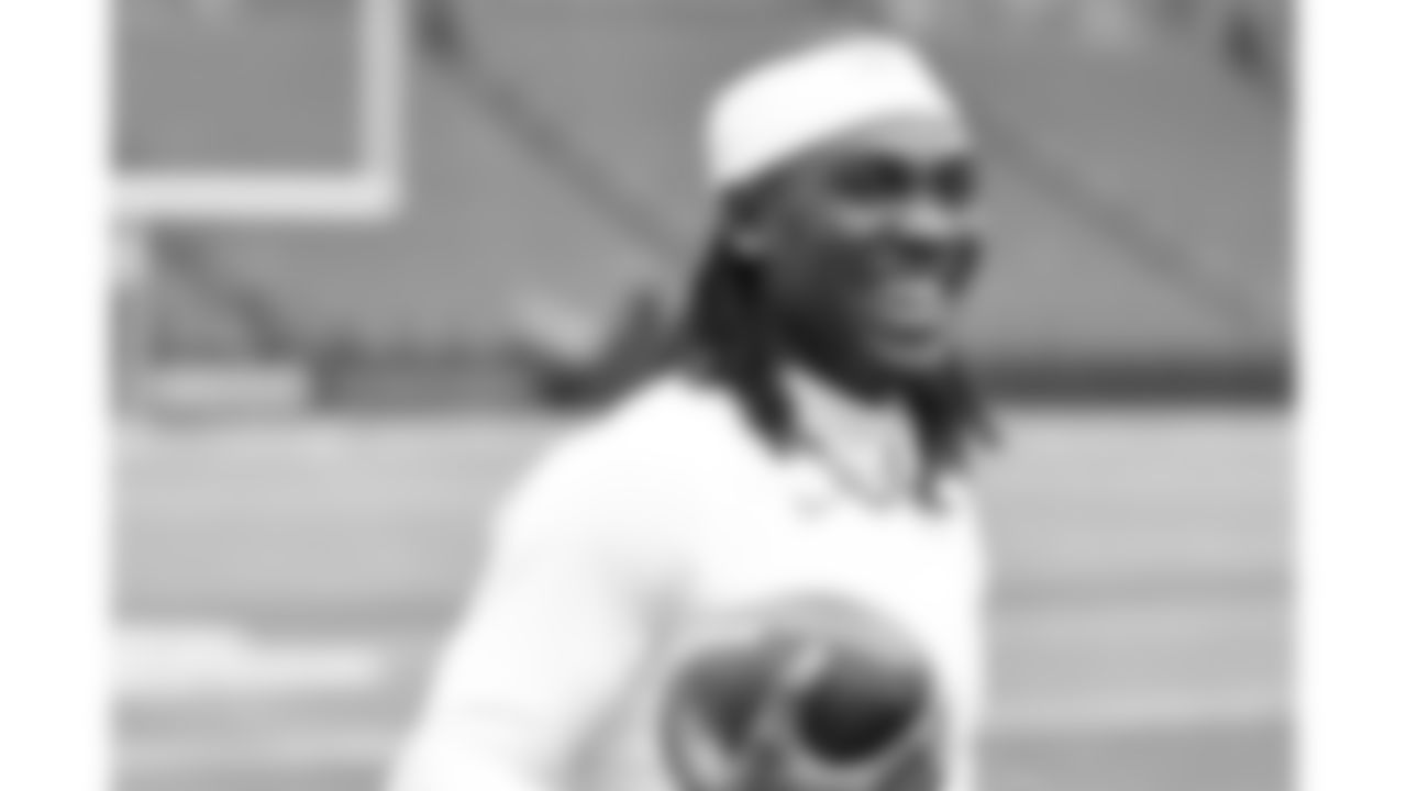 Kansas City Chiefs wide receiver Rashee Rice (4) smiles during warm ups prior to a preseason week 2 NFL football game against the Seattle Seahawks, Friday, August 15, 2025 in Seattle, WA.