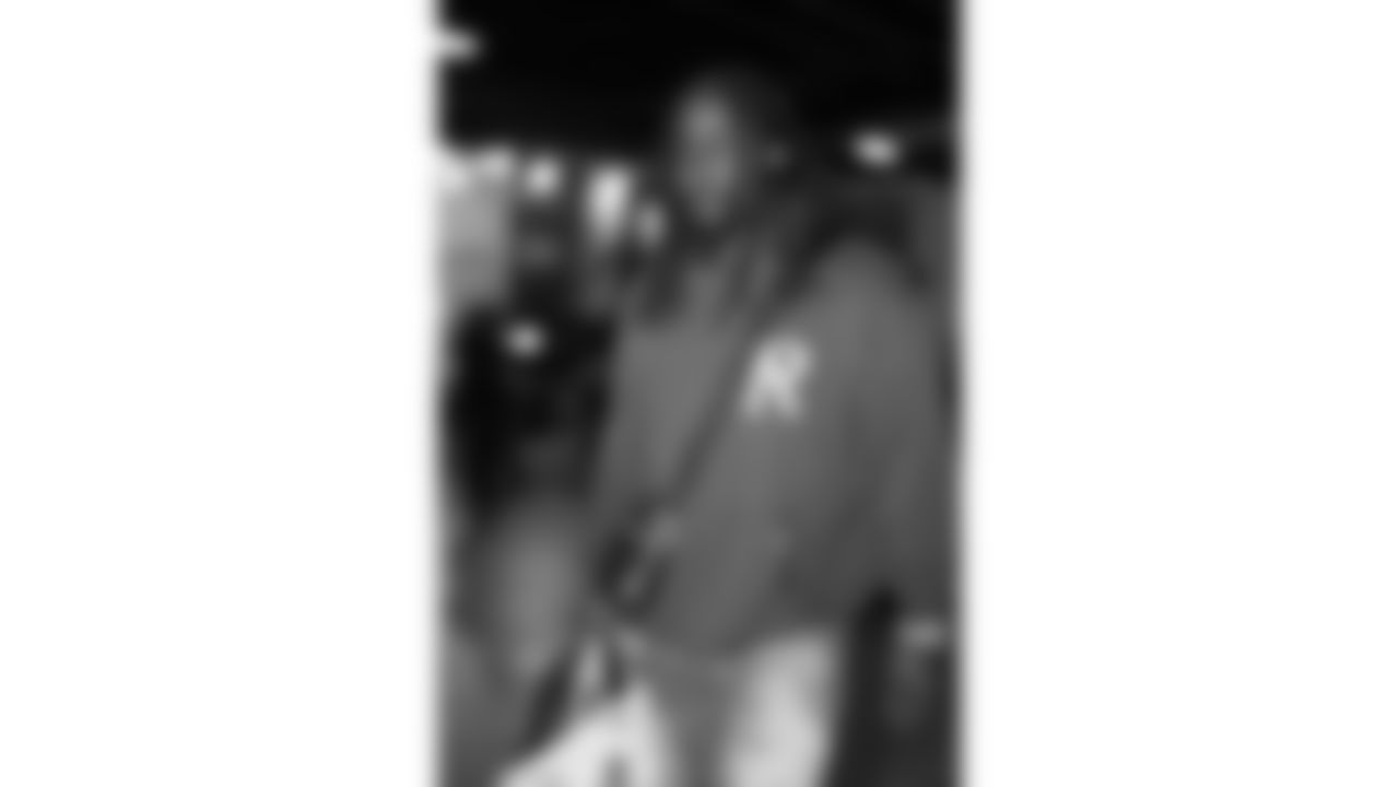 Kansas City Chiefs running back Kareem Hunt (29) arrives prior to a week 11 NFL Football game against the Denver Broncos on Sunday, November 16, 2025 in Denver, Colorado.