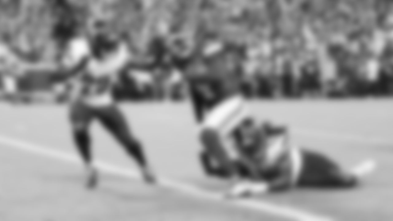 Kansas City Chiefs wide receiver Rashee Rice (4) scores a touchdown during a week 8 NFL Football game against the Washington Commanders on Monday, October 27, 2025 in Kansas City, MO.