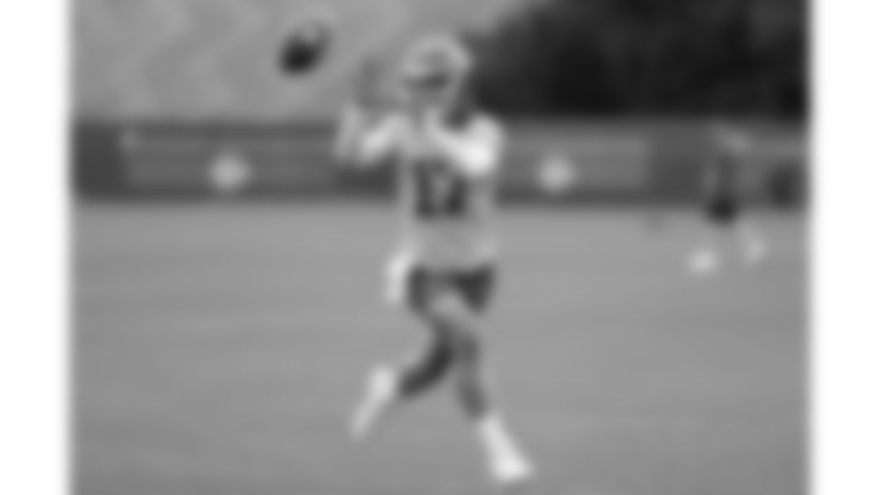 Kansas City Chiefs quarterback Gardner Minshew (17) practices during phase 3 of OTAs on Friday June 13, 2025 in Kansas City, MO.