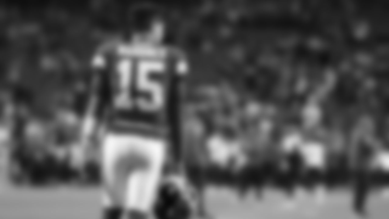 Kansas City Chiefs quarterback Patrick Mahomes (15) on the field prior to a week 8 NFL Football game against the Washington Commanders on Monday, October 27, 2025 in Kansas City, MO.