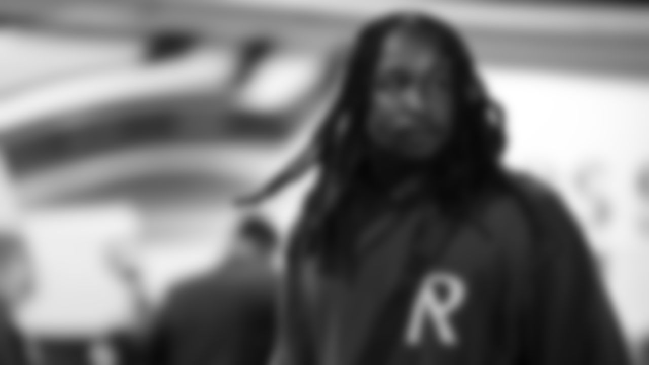 Kansas City Chiefs running back Kareem Hunt (29) arrives prior to a week 11 NFL Football game against the Denver Broncos on Sunday, November 16, 2025 in Denver, Colorado.