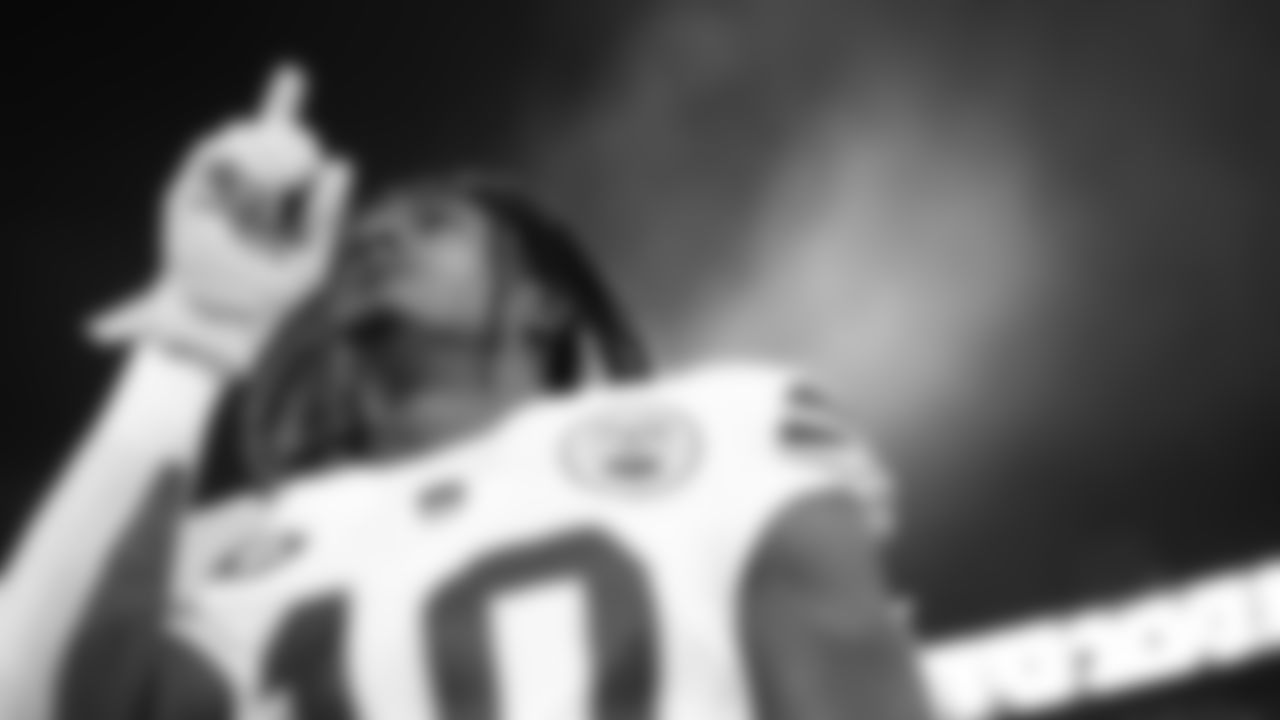 Kansas City Chiefs running back Isiah Pacheco (10) prior to the regular season Week 13 NFL Football Game at Lambeau Field in Green Bay, WI on Sunday, December 3, 2023.