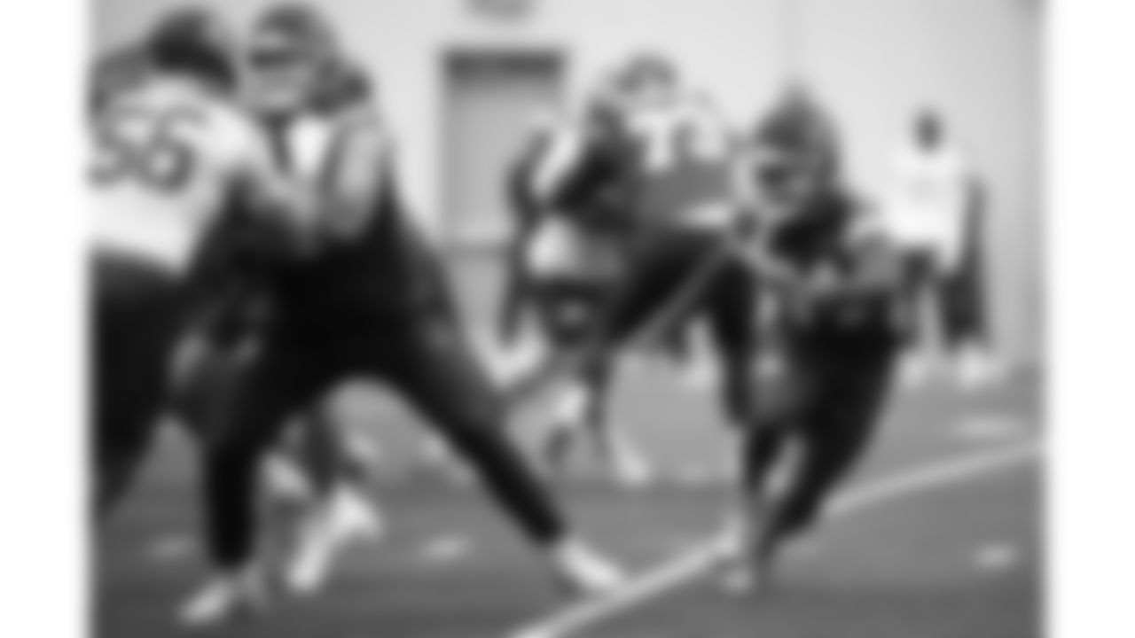 Kansas City Chiefs running back Dameon Pierce (34) during a week 16 practice on Thursday, December 18, 2025 in Kansas City, MO.