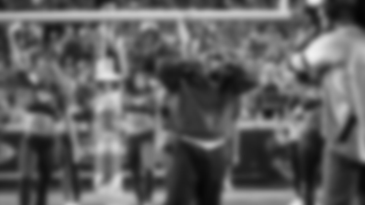 Elijah Oliver during the week 6 NFL football game against the Detroit Lions, Sunday, October 12, 2025 in Kansas City, MO.