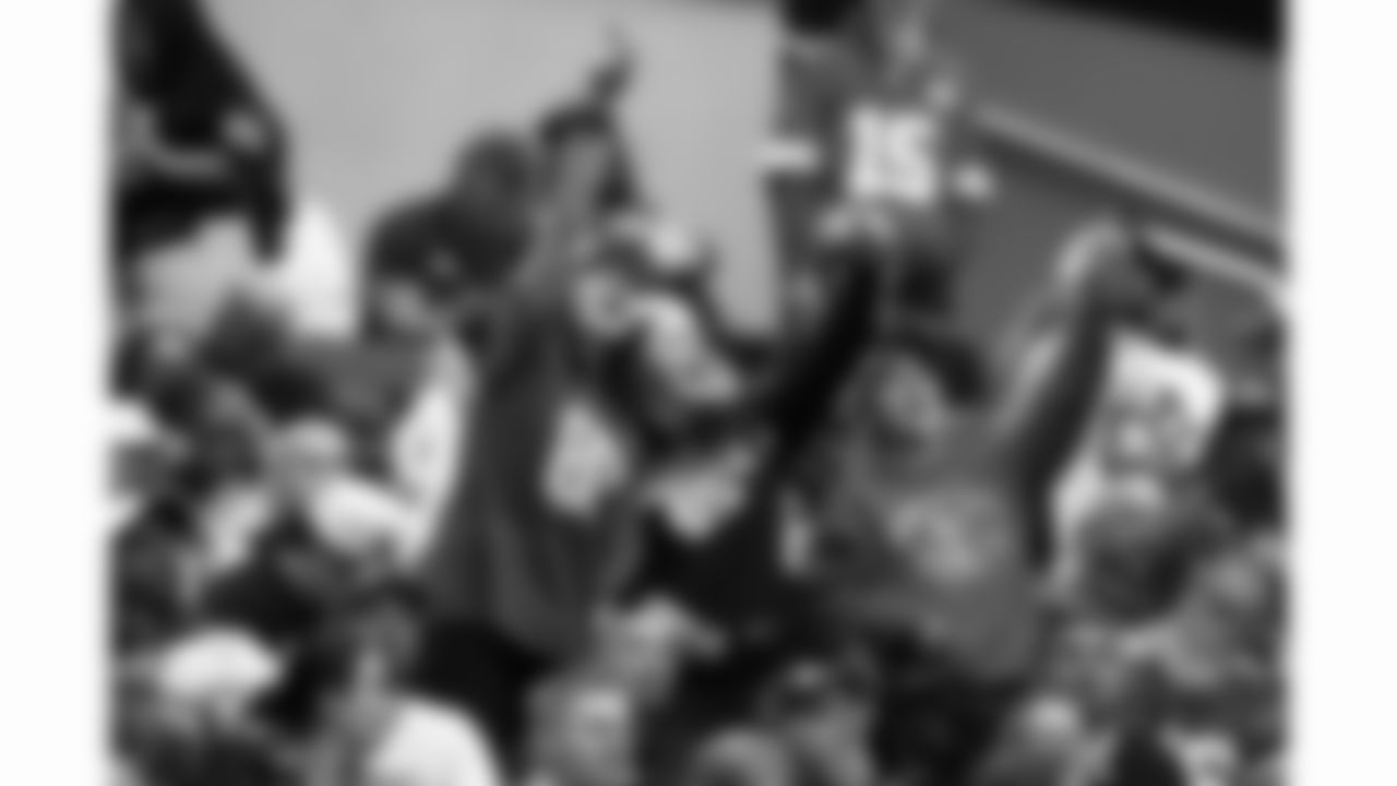 Kansas City Chiefs fans cheer during a week 18 NFL football game against the Las Vegas Raiders, Sunday, January 4, 2026 in Las Vegas, NV.