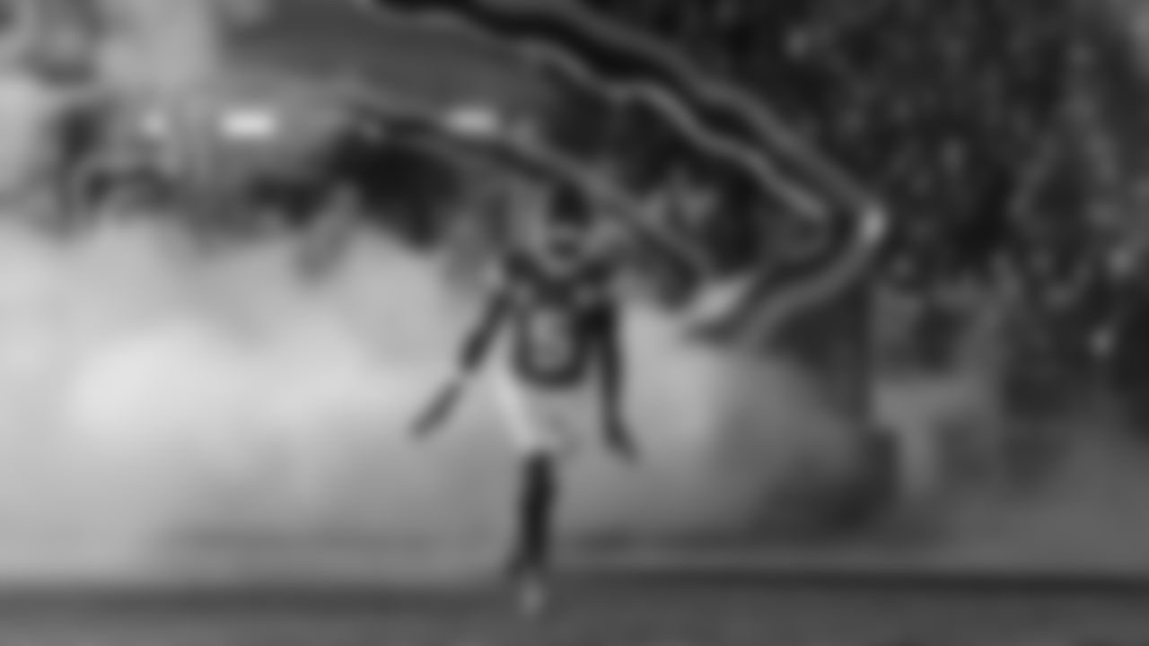 Kansas City Chiefs wide receiver Hollywood Brown (5) runs onto the field prior to an NFL week 17 matchup against the Denver Broncos, Thursday, December 25, 2025.