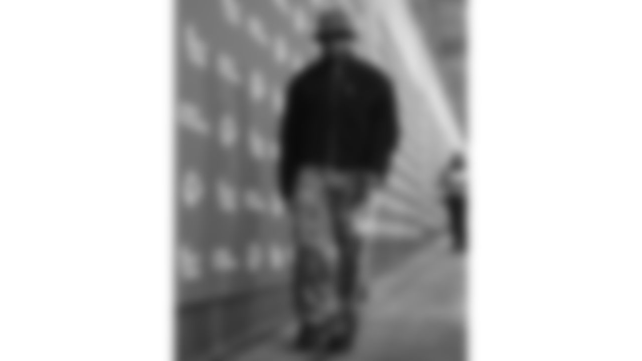 Kansas City Chiefs wide receiver JuJu Smith-Schuster (9) arrives prior to an NFL week 17 matchup against the Denver Broncos, Thursday, December 25, 2025.