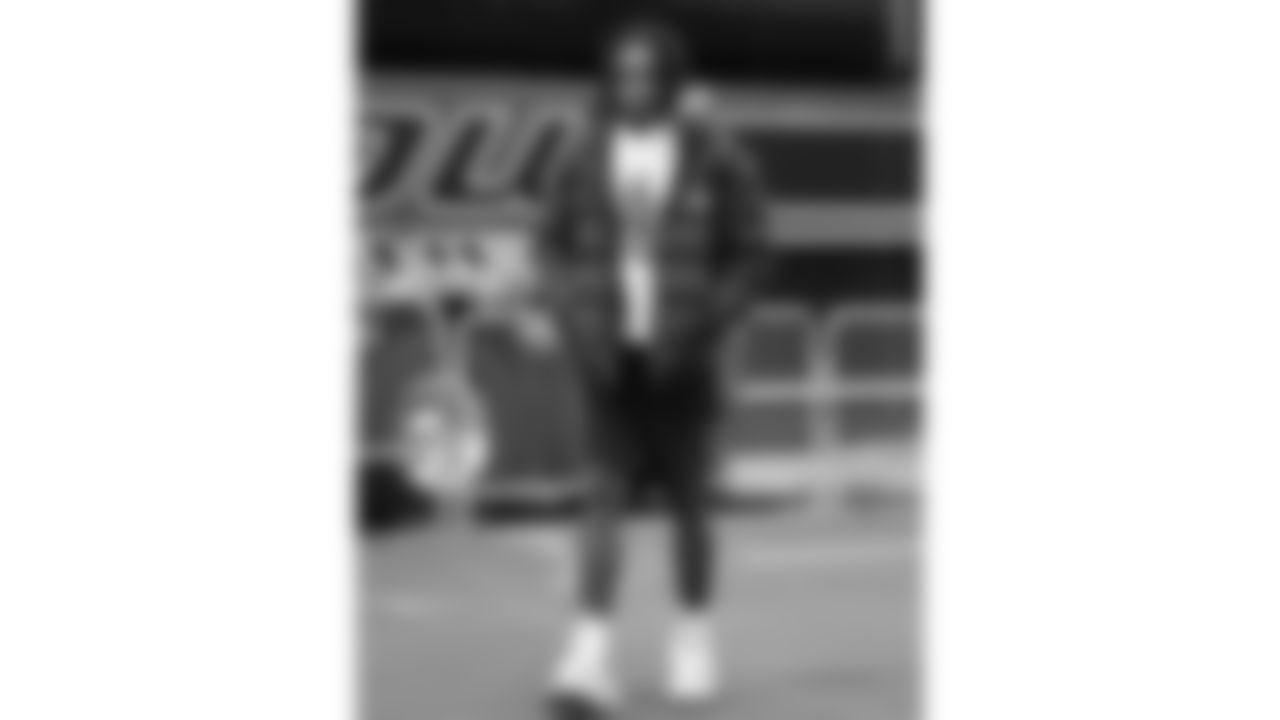 Kansas City Chiefs defensive back Nohl Williams (20) arrives prior to a week 12 NFL Football game against the Indianapolis Colts on Sunday, November 23, 2025 in Kansas City, MO