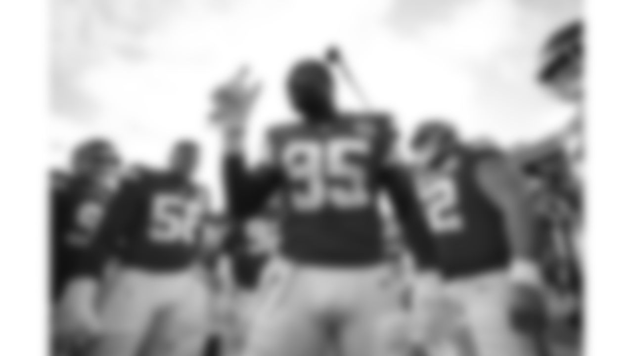 Kansas City Chiefs defensive tackle Chris Jones (95) addresses the linemen in a huddle prior to a week 12 NFL football game against the Indianapolis Colts, Sunday, November 23, 2025 in Kansas City, MO.