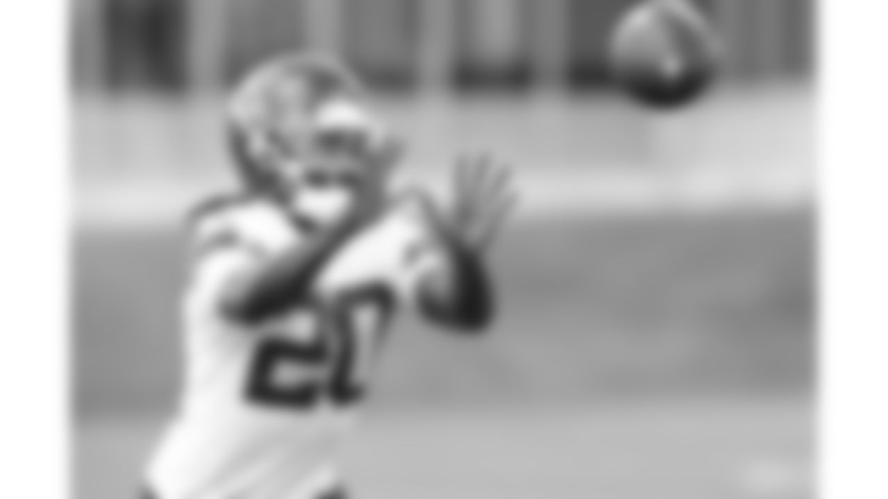 Kansas City Chiefs defensive back Nohl Williams (20) catches a pass during day 20 of training camp in Kansas City, MO on Wednesday, August 20, 2025.