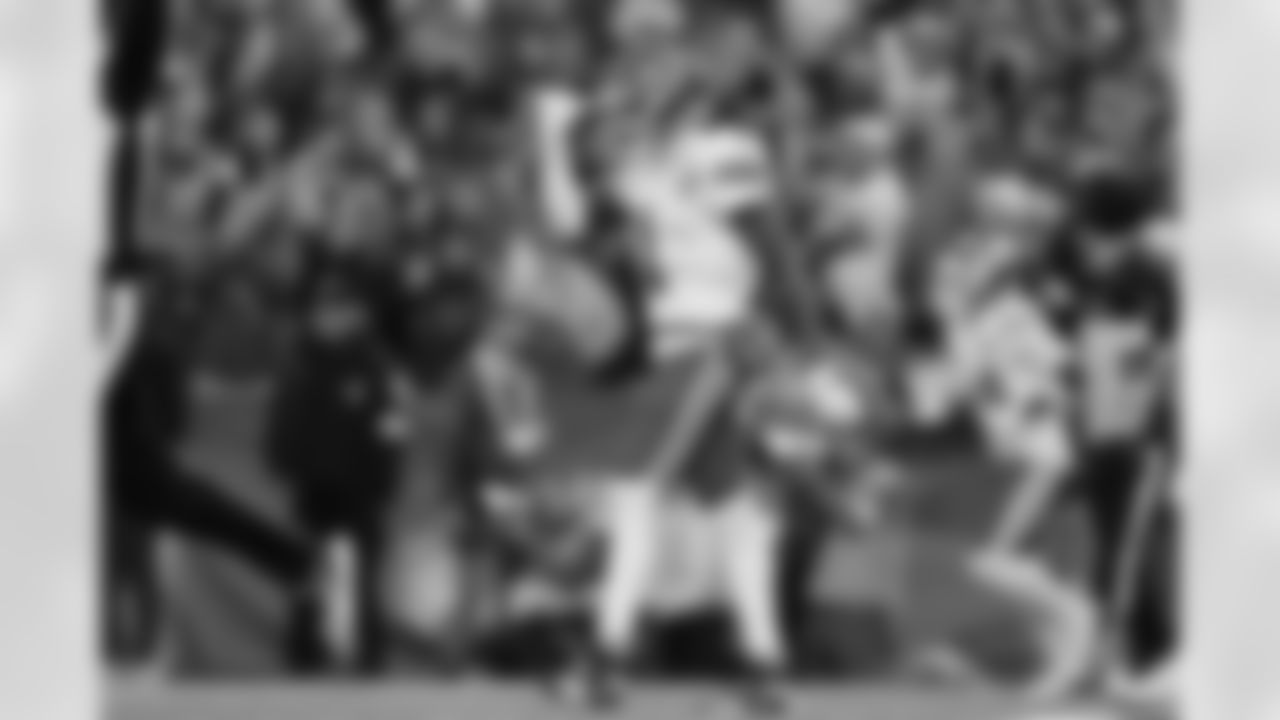 Kansas City Chiefs wide receiver Xavier Worthy (1) celebrates during a week 9 NFL football game against the Buffalo Bills, Sunday, November 2, 2025 in Buffalo, NY