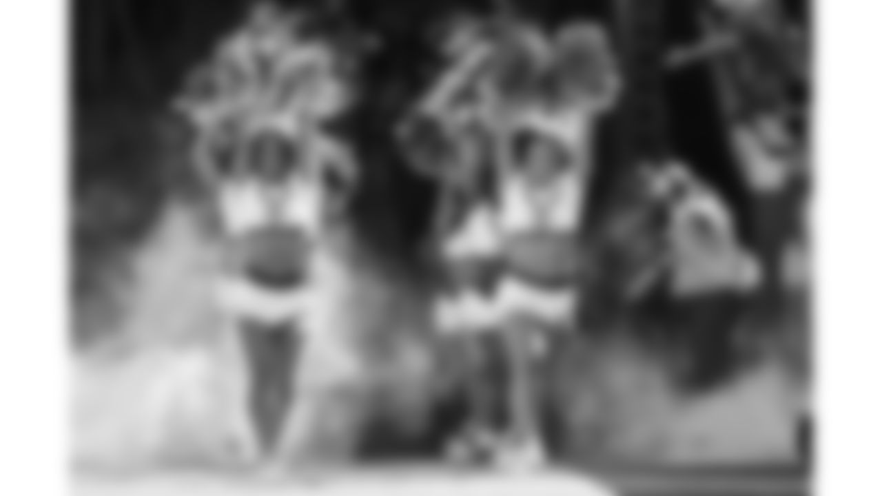 Kansas City Chiefs Cheerleaders before the week 4 NFL football game against the Baltimore Ravens, Sunday, September 28, 2025 in Kansas City, MO.